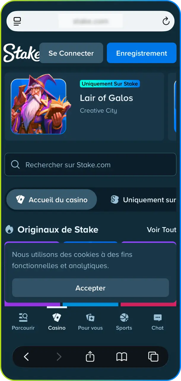 Ouvrez le site officiel de Stake sur Safari depuis votre appareil iOS.